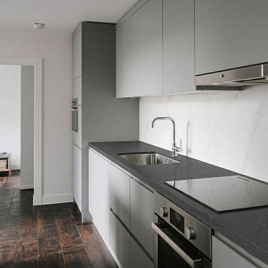 Искусственный камень Staron VN180 Noir Concrete